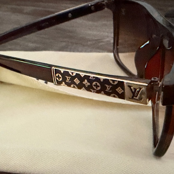 Louis Vuitton Brown Sunglasses - Picture 3 of 4